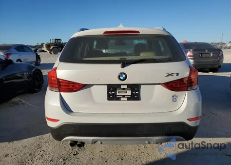 2015 BMW X1 Sdrive28I из США, поврежденный, VIN WBAVM1C57FVW56924